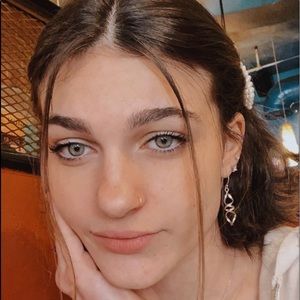 Meet your Posher, Charlotte